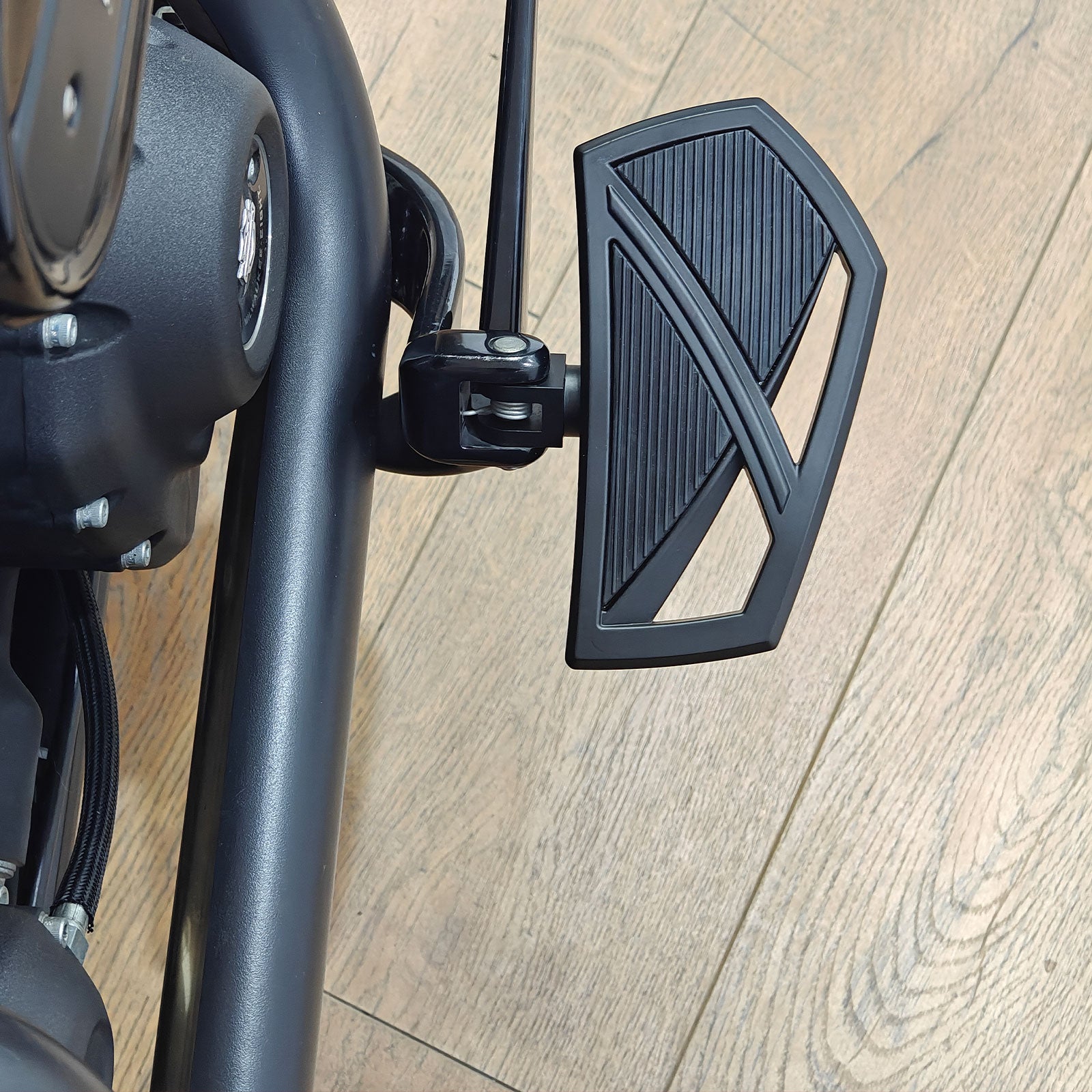 Motorcycle Mini Floorboards Front Rider Foot Pegs Pedals Rests Highway Footpegs for Harley 2018-2024 Softail Slim Fat Boy Street Bob Fat Bob Low Rider S Breakout Heritage Classic
